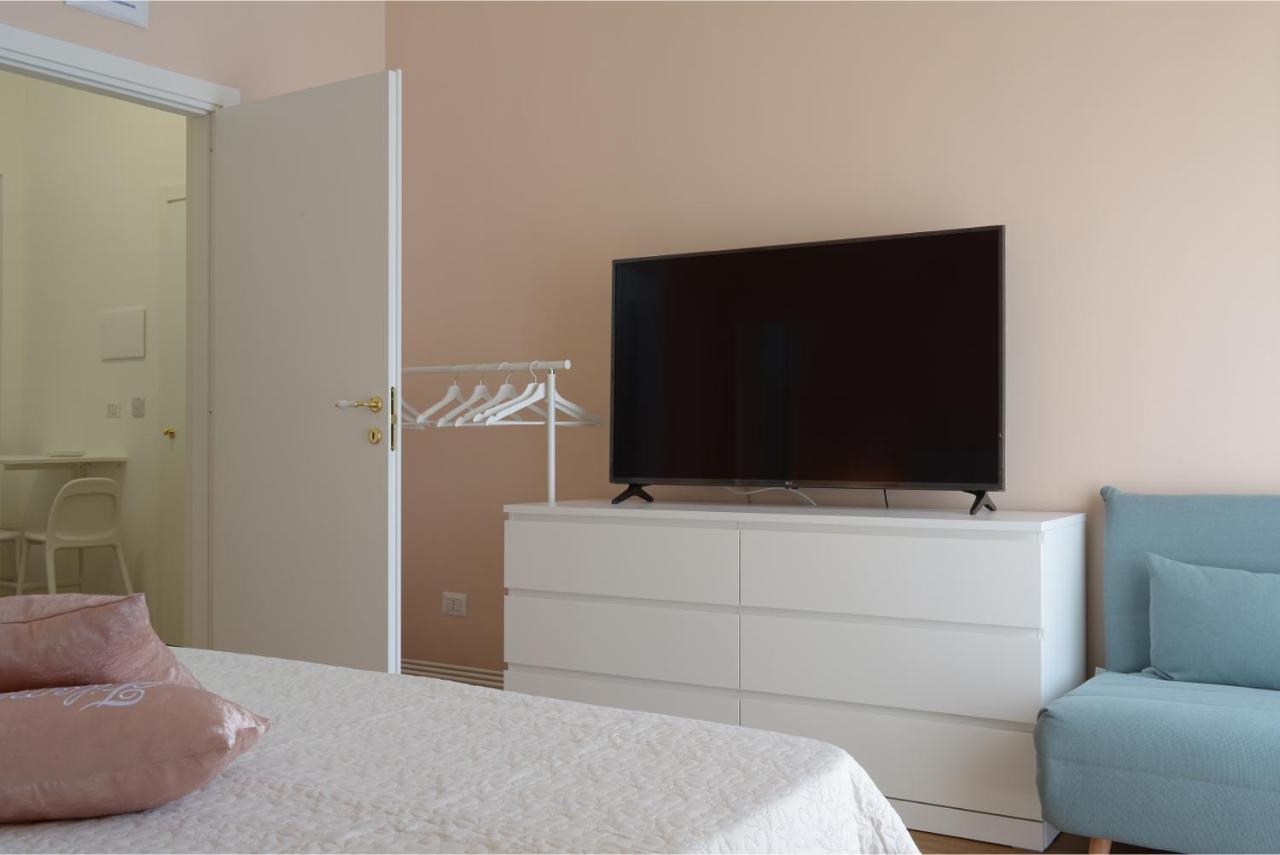 Filomena Chic Apartment คาตาเนีย ภายนอก รูปภาพ