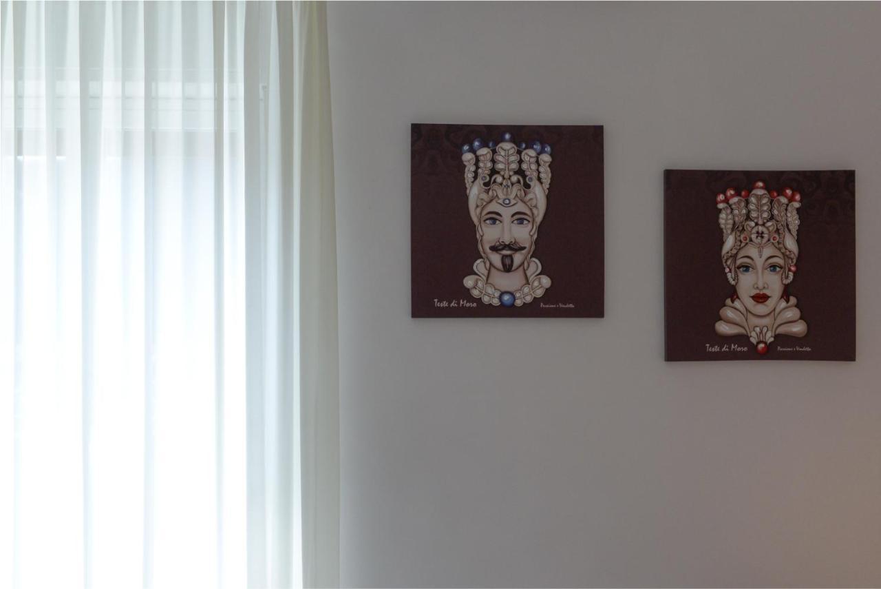 Filomena Chic Apartment คาตาเนีย ภายนอก รูปภาพ